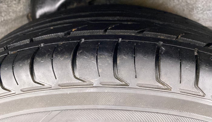 2011 Hyundai i10 MAGNA 1.2 KAPPA2, Petrol, Manual, 86,662 km, Left Rear Tyre Tread