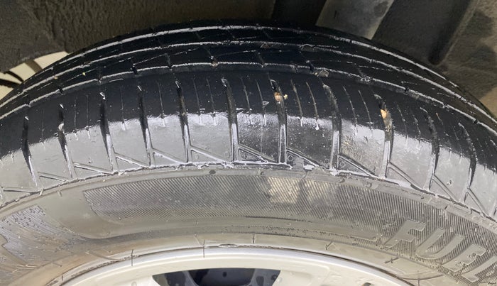 2021 Renault TRIBER RXT, Petrol, Manual, 19,686 km, Left Rear Tyre Tread