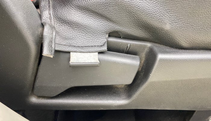 2021 Renault TRIBER RXT, Petrol, Manual, 19,686 km, Driver Side Adjustment Panel