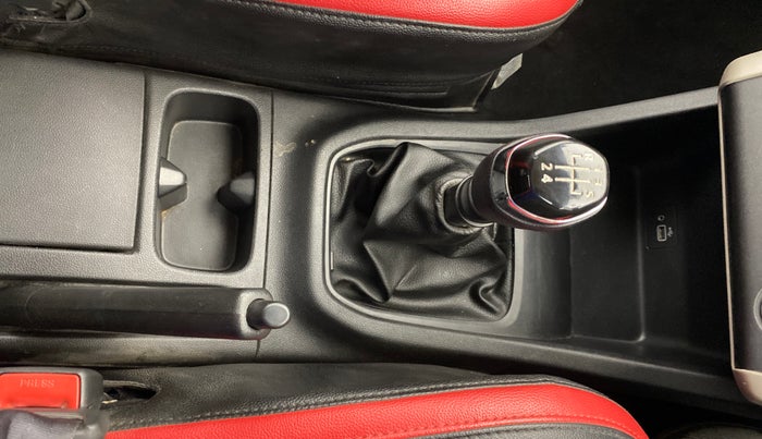 2021 Renault TRIBER RXT, Petrol, Manual, 19,686 km, Gear Lever