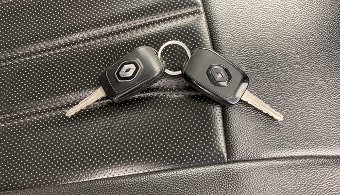 2021 Renault TRIBER RXT, Petrol, Manual, 19,686 km, Key Close Up