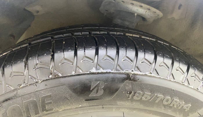 2013 Hyundai i20 MAGNA 1.2, Petrol, Manual, 66,167 km, Left Front Tyre Tread