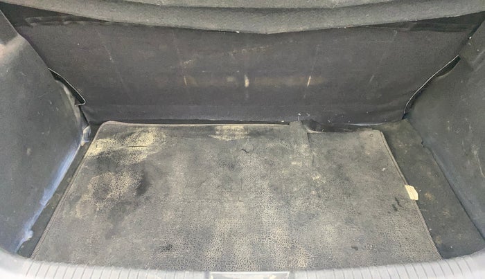 2013 Hyundai i20 MAGNA 1.2, Petrol, Manual, 66,167 km, Boot Inside