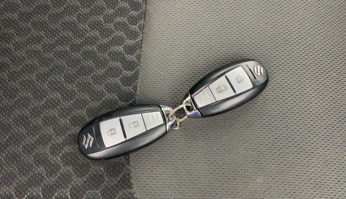 2017 Maruti Vitara Brezza ZDI PLUS DUAL TONE, Diesel, Manual, 71,121 km, Key Close Up