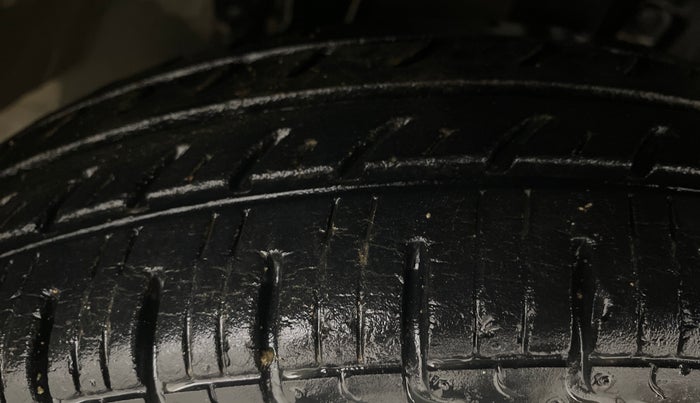 2018 Renault Kwid RXT 1.0, Petrol, Manual, 21,786 km, Right Front Tyre Tread