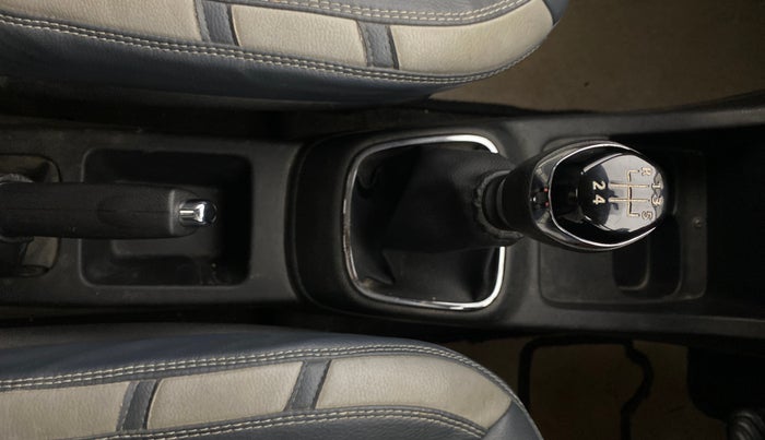 2018 Renault Kwid RXT 1.0, Petrol, Manual, 21,786 km, Gear Lever