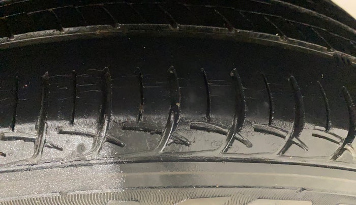 2017 Maruti Baleno DELTA DIESEL 1.3, Diesel, Manual, 35,333 km, Left Rear Tyre Tread