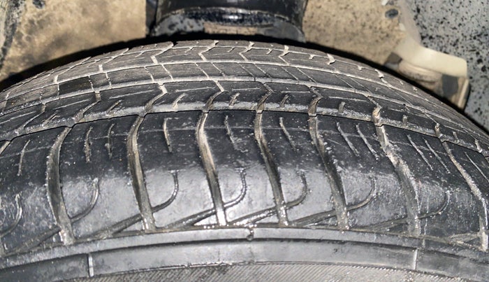 2021 Mahindra BOLERO NEO N 10, Diesel, Manual, 30,998 km, Right Front Tyre Tread