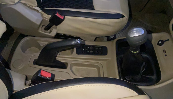 2021 Mahindra BOLERO NEO N 10, Diesel, Manual, 30,998 km, Gear Lever