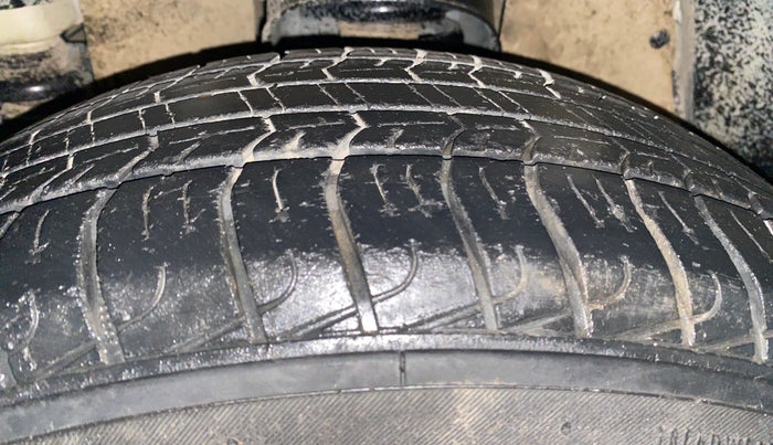 2021 Mahindra BOLERO NEO N 10, Diesel, Manual, 30,998 km, Left Front Tyre Tread