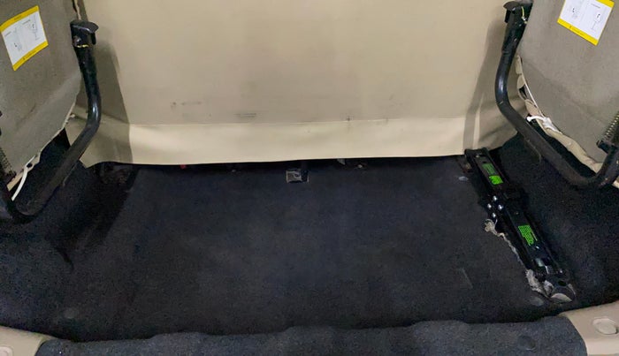 2021 Mahindra BOLERO NEO N 10, Diesel, Manual, 30,998 km, Boot Inside