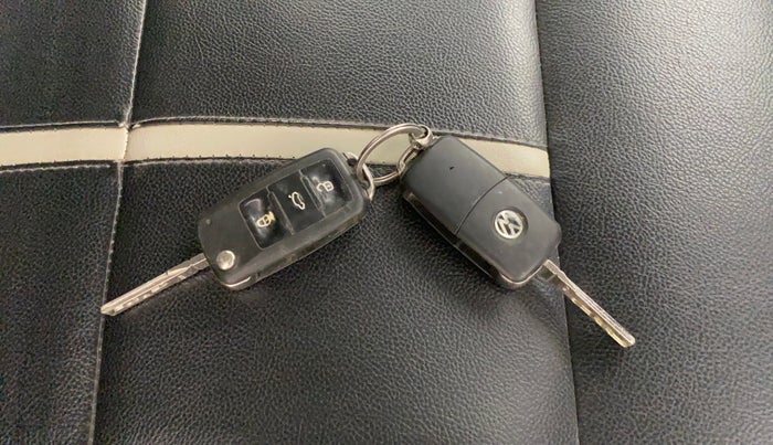 2013 Volkswagen Polo HIGHLINE1.2L, Petrol, Manual, 54,860 km, Key Close Up