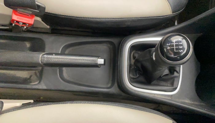 2013 Volkswagen Polo HIGHLINE1.2L, Petrol, Manual, 54,860 km, Gear Lever