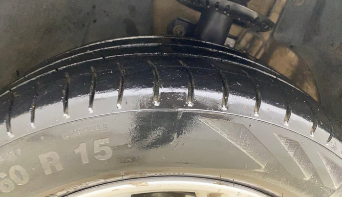 2013 Volkswagen Polo HIGHLINE1.2L, Petrol, Manual, 54,860 km, Left Front Tyre Tread