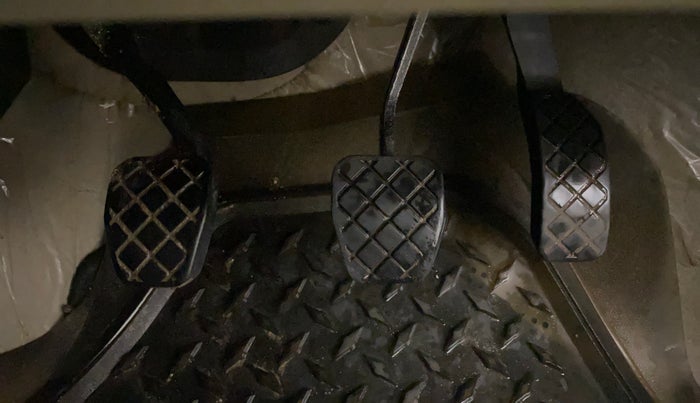 2013 Volkswagen Polo HIGHLINE1.2L, Petrol, Manual, 54,860 km, Pedals