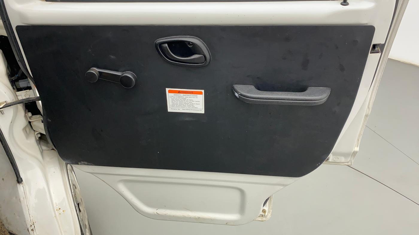 2020 Maruti Eeco 5 STR CNG WITH AC PLUSHTR, CNG, Manual, 25,722 km, Driver Side Door Panels Control