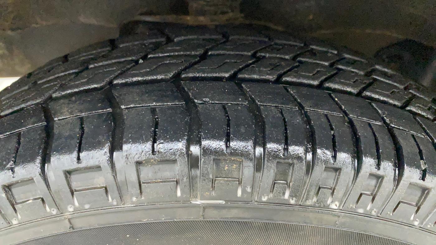 2020 Maruti Eeco 5 STR CNG WITH AC PLUSHTR, CNG, Manual, 25,722 km, Left Front Tyre Tread