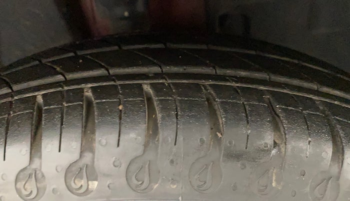 2020 Datsun Redi Go T(O) 1.0 AMT, Petrol, Automatic, 6,080 km, Right Front Tyre Tread