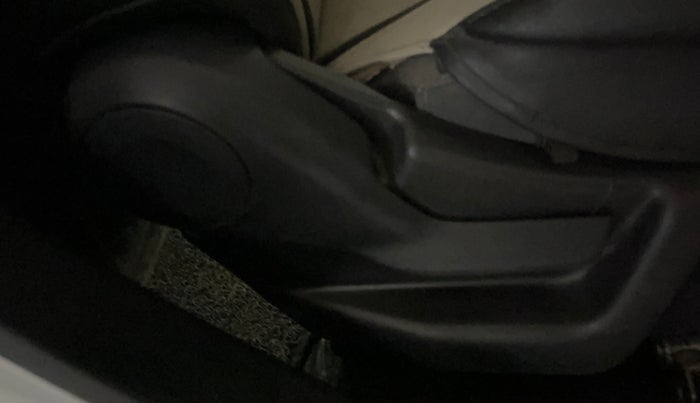 2023 Maruti New Wagon-R VXI 1.0, Petrol, Manual, 18,322 km, Driver Side Adjustment Panel