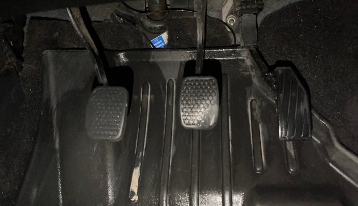 2016 Maruti Baleno DELTA PETROL 1.2, Petrol, Manual, 80,739 km, Pedals