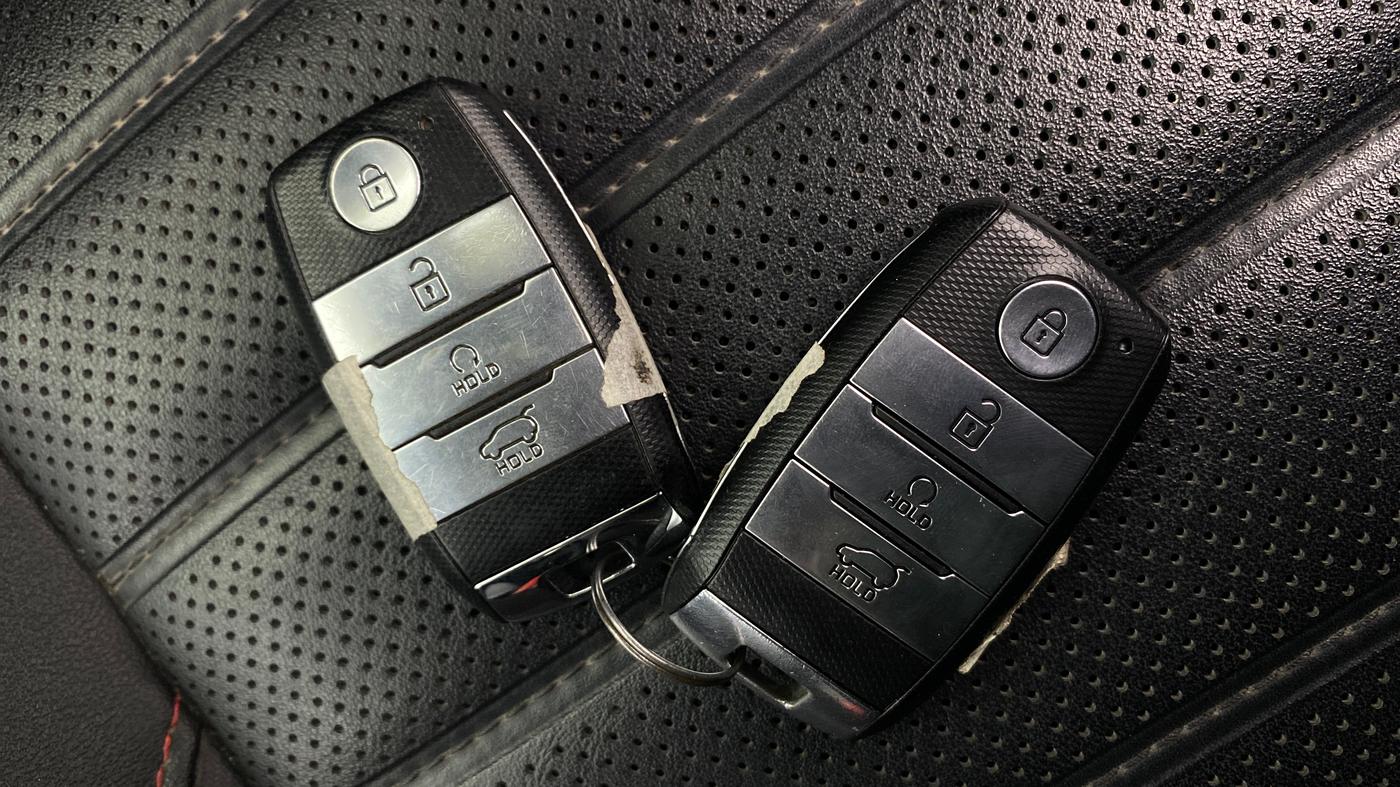 2021 KIA SELTOS GTX PLUS AT 1.5 DIESEL, Diesel, Automatic, 1,12,427 km, Key Close Up