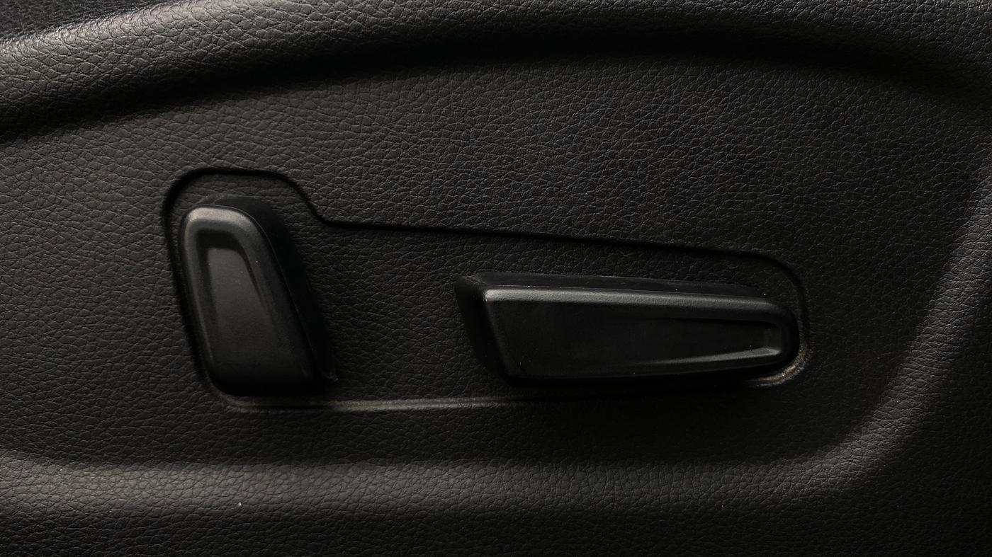 2021 KIA SELTOS GTX PLUS AT 1.5 DIESEL, Diesel, Automatic, 1,12,427 km, Driver Side Adjustment Panel