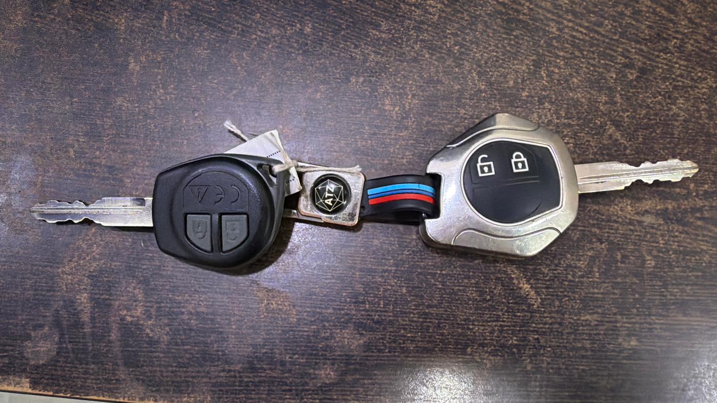 2024 Maruti Swift LXI, Petrol, Manual, 28,735 km, Key Close Up