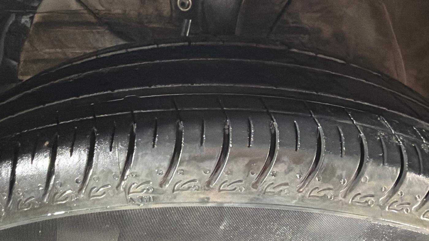 2024 Maruti Swift LXI, Petrol, Manual, 28,735 km, Left Front Tyre Tread