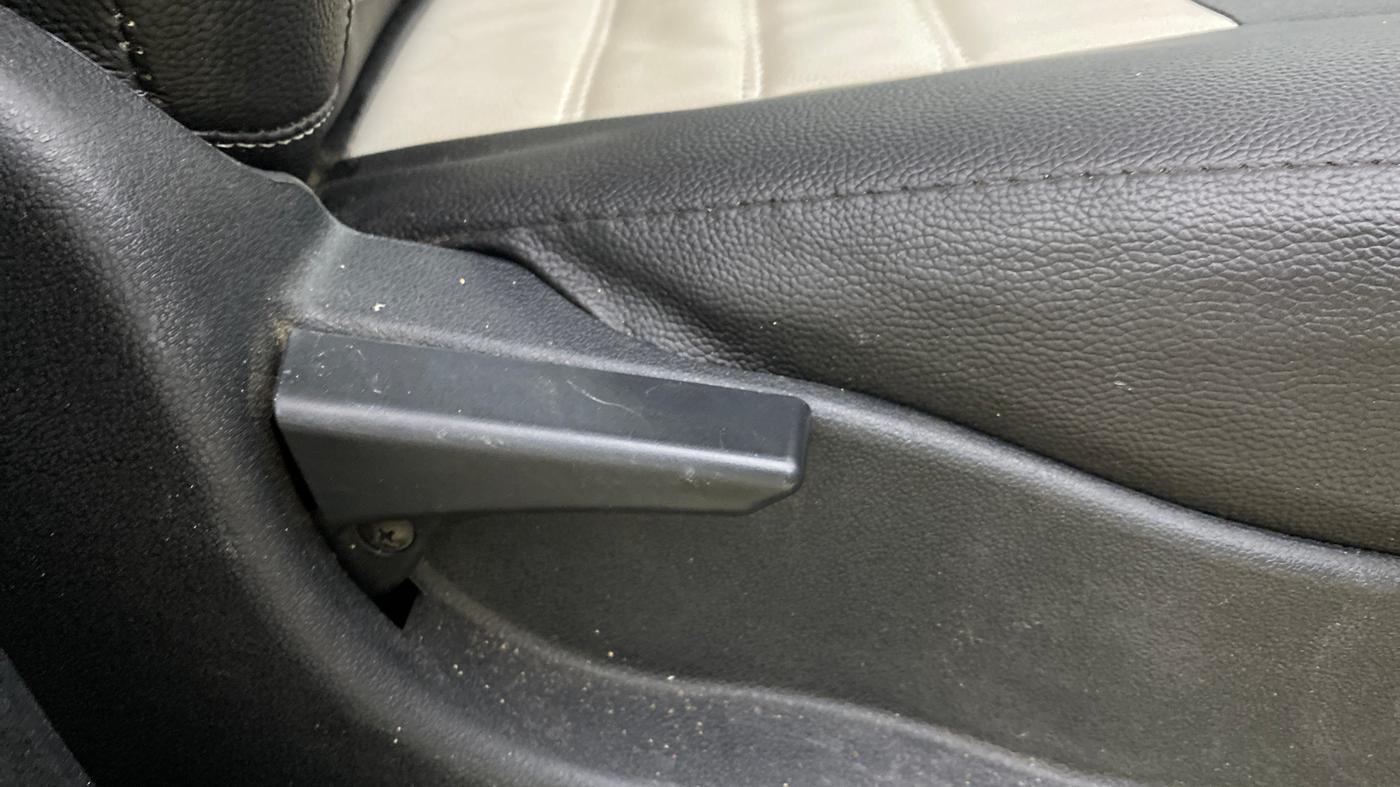2017 Tata Tiago XT PETROL, Petrol, Manual, 87,134 km, Driver Side Adjustment Panel