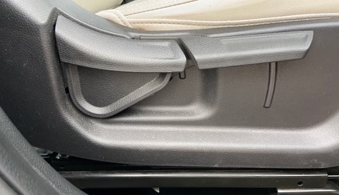 2021 KIA SELTOS HTX IVT 1.5 PETROL, Petrol, Automatic, 48,918 km, Driver Side Adjustment Panel