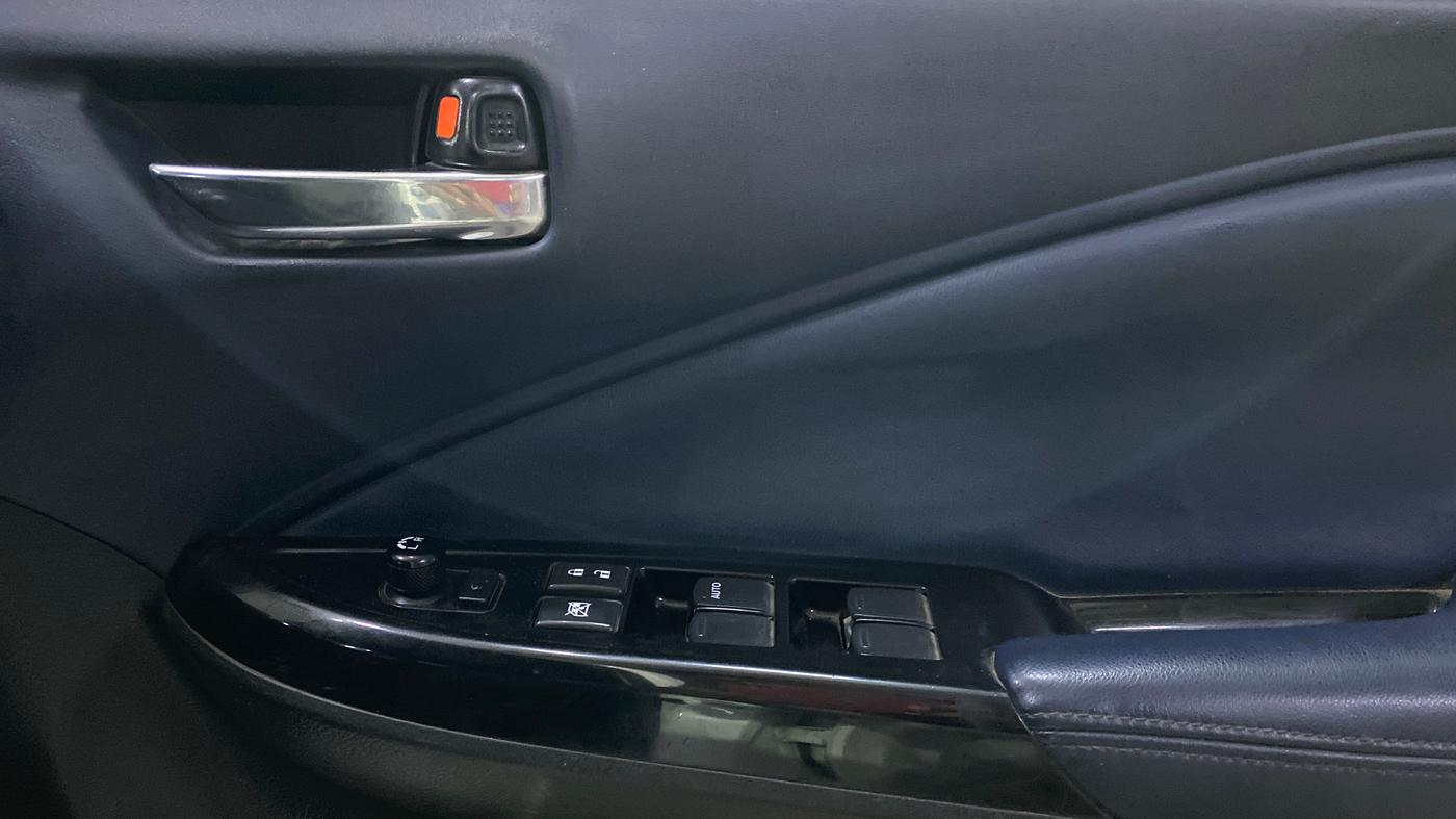 2022 Maruti Baleno ZETA 1.2 AGS, Petrol, Automatic, 91,311 km, Driver Side Door Panels Control