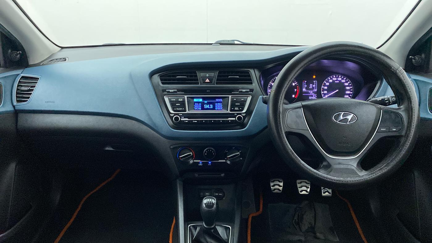 2016 Hyundai i20 Active 1.2 BASE, Petrol, Manual, 30,487 km, Dashboard