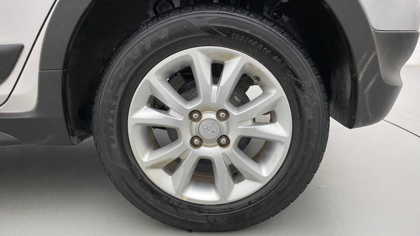 2016 Hyundai i20 Active 1.2 BASE, Petrol, Manual, 30,487 km, Left Rear Wheel