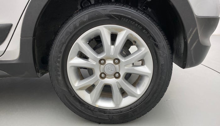 2016 Hyundai i20 Active 1.2 BASE, Petrol, Manual, 30,487 km, Left Rear Wheel