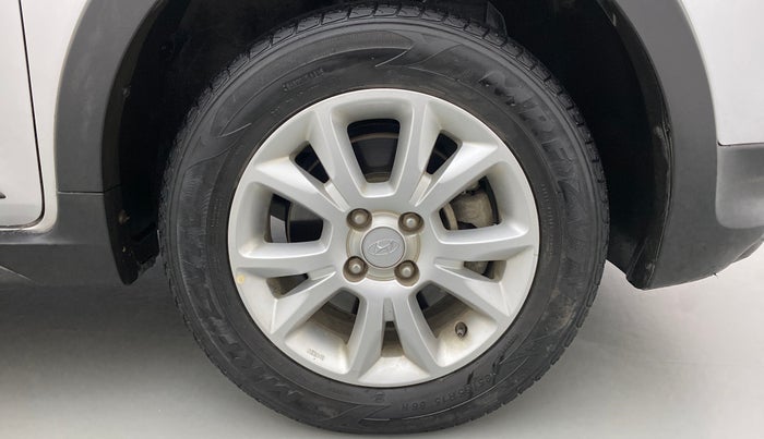 2016 Hyundai i20 Active 1.2 BASE, Petrol, Manual, 30,487 km, Right Front Wheel