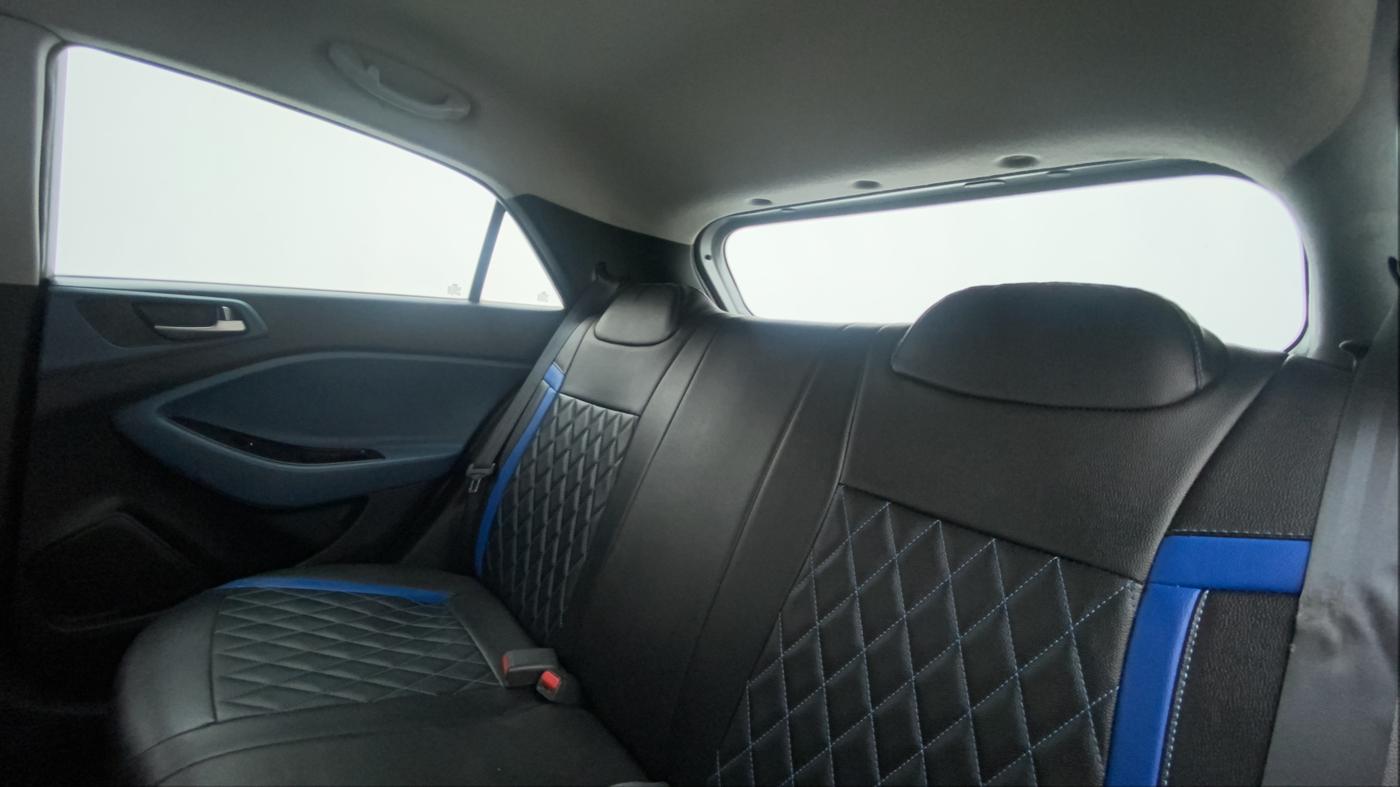 2016 Hyundai i20 Active 1.2 BASE, Petrol, Manual, 30,487 km, Right Side Rear Door Cabin