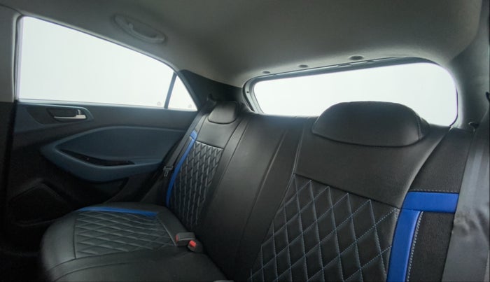 2016 Hyundai i20 Active 1.2 BASE, Petrol, Manual, 30,487 km, Right Side Rear Door Cabin