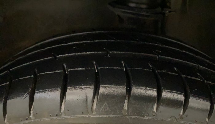 2016 Maruti Alto K10 VXI AMT, Petrol, Automatic, 67,103 km, Left Front Tyre Tread