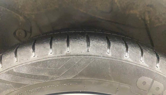 2017 Hyundai Verna 1.6 VTVT SX, Petrol, Manual, 60,315 km, Right Rear Tyre Tread