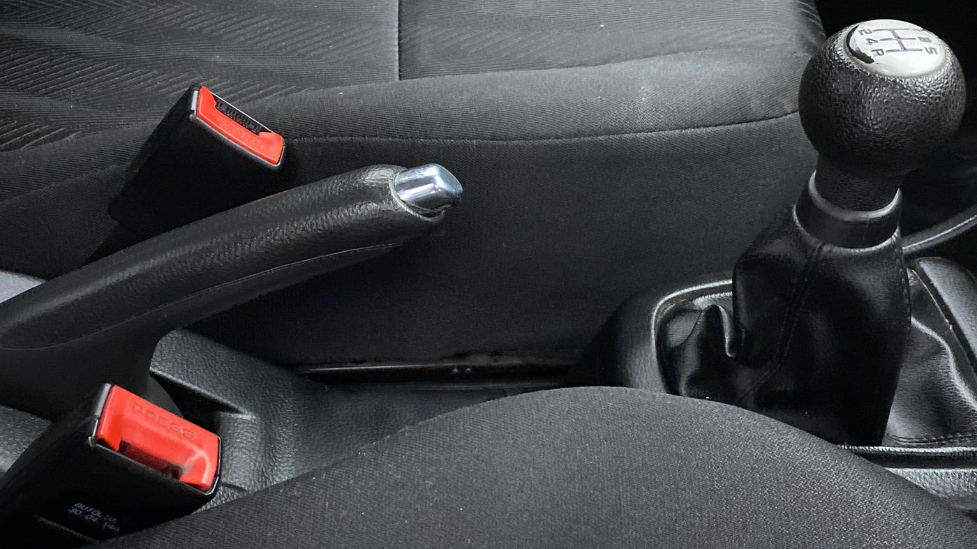 2014 Maruti Swift VXI D, Petrol, Manual, 36,425 km, Gear Lever