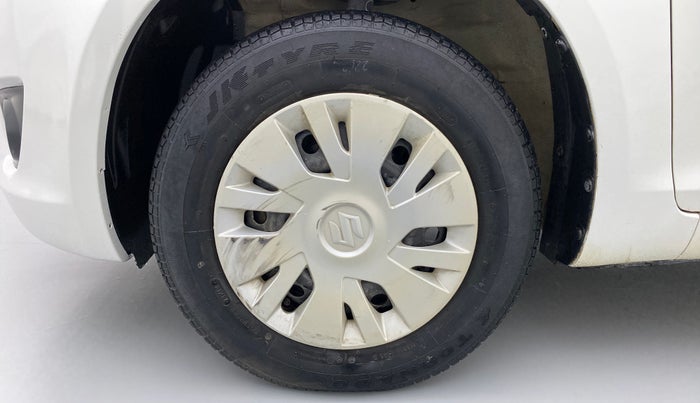 2014 Maruti Swift VXI D, Petrol, Manual, 36,425 km, Left Front Wheel