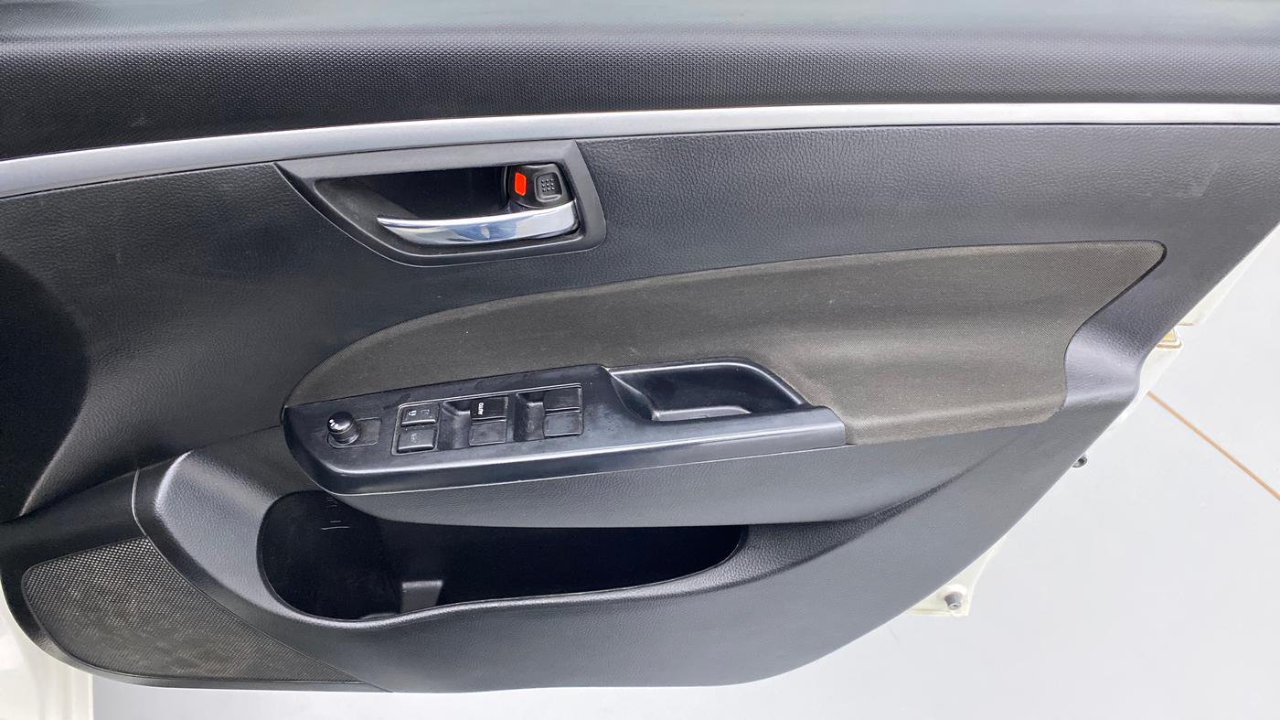 2014 Maruti Swift VXI D, Petrol, Manual, 36,425 km, Driver Side Door Panels Control