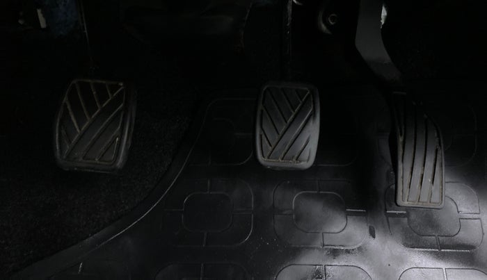 2014 Maruti Swift VXI D, Petrol, Manual, 36,425 km, Pedals