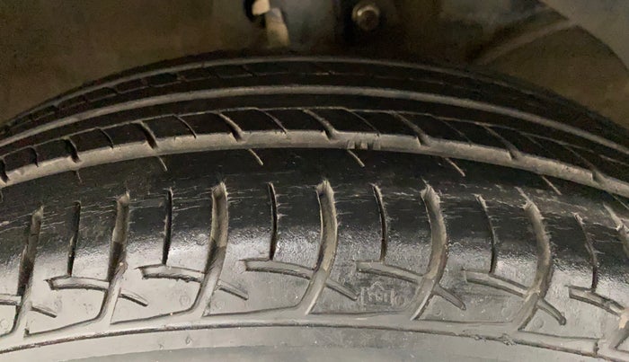 2017 Maruti Baleno DELTA PETROL 1.2, Petrol, Manual, 56,157 km, Right Front Tyre Tread