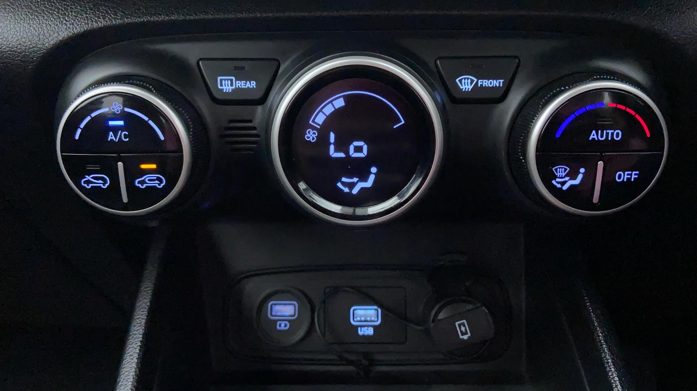 2019 Hyundai VENUE 1.0L Turbo GDI SX(O) MT, Petrol, Manual, 9,942 km, Automatic Climate Control