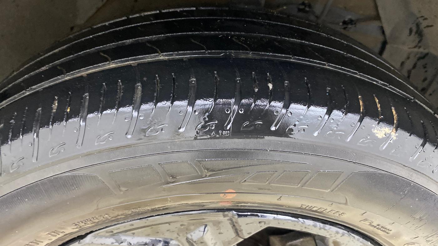 2025 Maruti BREZZA ZXI S-CNG, CNG, Manual, 67,426 km, Right Front Tyre Tread