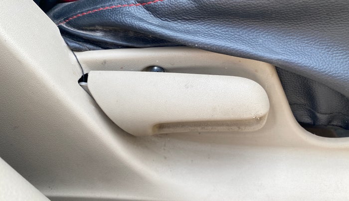 2015 Maruti Swift Dzire VXI, Petrol, Manual, 36,915 km, Driver Side Adjustment Panel