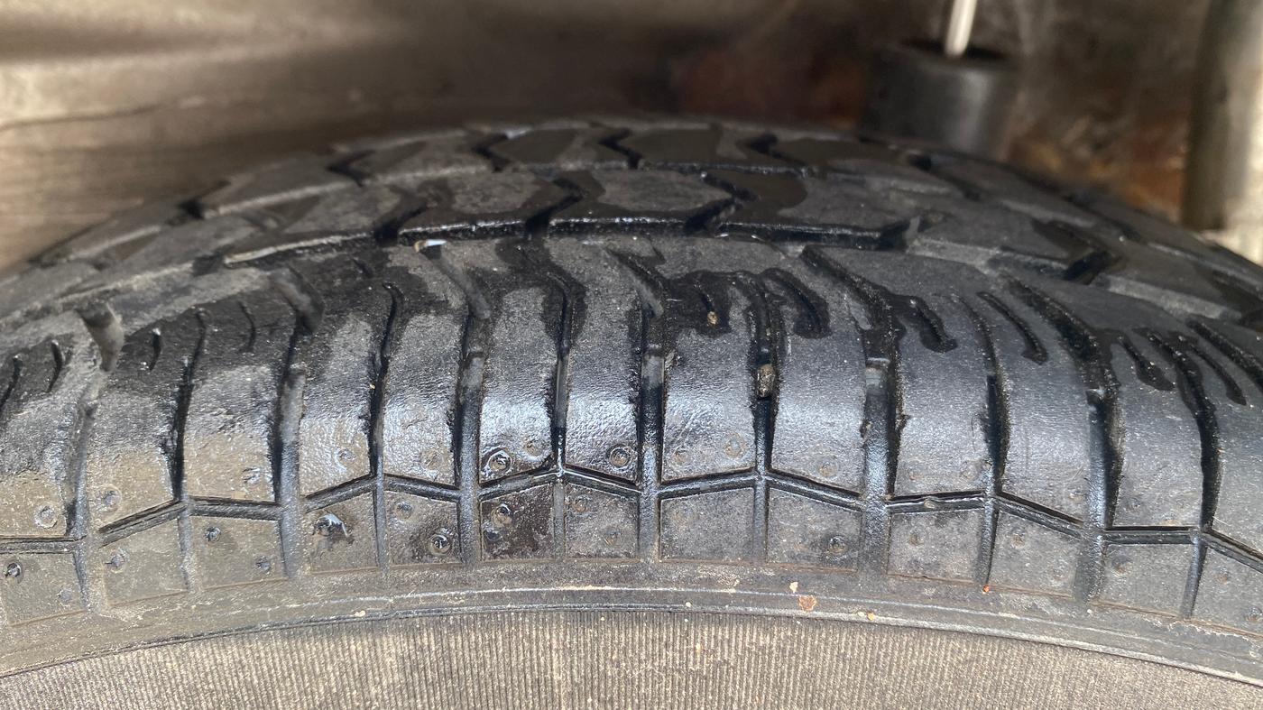 2015 Maruti Swift Dzire VXI, Petrol, Manual, 36,927 km, Left Rear Tyre Tread