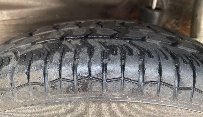 2015 Maruti Swift Dzire VXI, Petrol, Manual, 36,915 km, Left Rear Tyre Tread