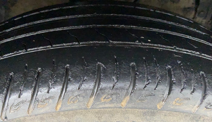 2018 Maruti Vitara Brezza ZDI AMT, Diesel, Automatic, 69,862 km, Right Front Tyre Tread